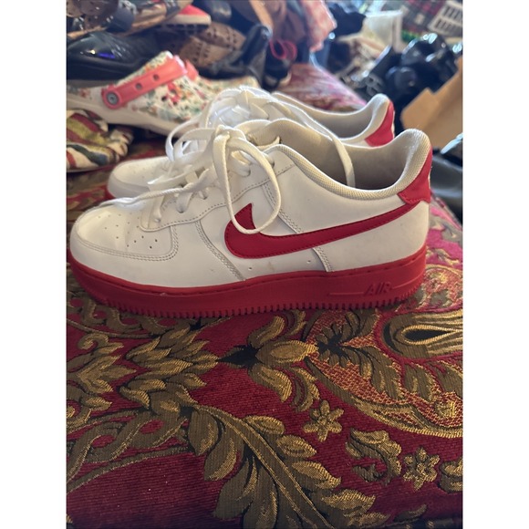Nike Air Force 1 Retro Low White University Red Midsole Mens Size 6.5 main image 3
